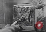 Standbild Komponenten der japanischen Fu-Go-Papierballonbombe United States USA, 1944, aus Sekunde 19 historischem Filmmaterial Videoclip 65675079565