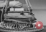 Standbild Komponenten der japanischen Fu-Go-Papierballonbombe United States USA, 1944, aus Sekunde 25 historischem Filmmaterial Videoclip 65675079565