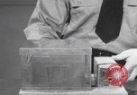 Standbild Komponenten der japanischen Fu-Go-Papierballonbombe United States USA, 1944, aus Sekunde 37 historischem Filmmaterial Videoclip 65675079565