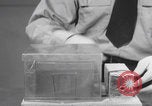 Standbild Komponenten der japanischen Fu-Go-Papierballonbombe United States USA, 1944, aus Sekunde 38 historischem Filmmaterial Videoclip 65675079565
