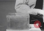 Standbild Komponenten der japanischen Fu-Go-Papierballonbombe United States USA, 1944, aus Sekunde 43 historischem Filmmaterial Videoclip 65675079565