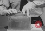 Standbild Komponenten der japanischen Fu-Go-Papierballonbombe United States USA, 1944, aus Sekunde 53 historischem Filmmaterial Videoclip 65675079565