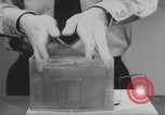 Standbild Komponenten der japanischen Fu-Go-Papierballonbombe United States USA, 1944, aus Sekunde 55 historischem Filmmaterial Videoclip 65675079565