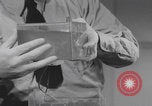 Standbild Komponenten der japanischen Fu-Go-Papierballonbombe United States USA, 1944, aus Sekunde 61 historischem Filmmaterial Videoclip 65675079565