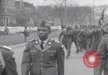 Standbild Demonstration der Afroamerikaner Chicago Illinois USA, 1970, aus Sekunde 18 historischem Filmmaterial Videoclip 65675079568