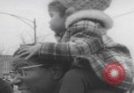 Standbild Demonstration der Afroamerikaner Chicago Illinois USA, 1970, aus Sekunde 25 historischem Filmmaterial Videoclip 65675079568