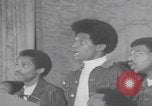 Standbild Demonstration der Afroamerikaner Chicago Illinois USA, 1970, aus Sekunde 45 historischem Filmmaterial Videoclip 65675079568