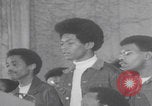 Standbild Demonstration der Afroamerikaner Chicago Illinois USA, 1970, aus Sekunde 48 historischem Filmmaterial Videoclip 65675079568