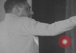 Standbild Predigt des afroamerikanischen Pfarrers Jesse Jackson Chicago Illinois USA, 1970, aus Sekunde 5 historischem Filmmaterial Videoclip 65675079569
