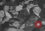 Standbild Predigt des afroamerikanischen Pfarrers Jesse Jackson Chicago Illinois USA, 1970, aus Sekunde 14 historischem Filmmaterial Videoclip 65675079569