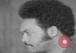 Standbild Predigt des afroamerikanischen Pfarrers Jesse Jackson Chicago Illinois USA, 1970, aus Sekunde 26 historischem Filmmaterial Videoclip 65675079569