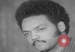 Standbild Predigt des afroamerikanischen Pfarrers Jesse Jackson Chicago Illinois USA, 1970, aus Sekunde 29 historischem Filmmaterial Videoclip 65675079569