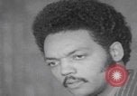 Standbild Predigt des afroamerikanischen Pfarrers Jesse Jackson Chicago Illinois USA, 1970, aus Sekunde 30 historischem Filmmaterial Videoclip 65675079569