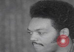 Standbild Predigt des afroamerikanischen Pfarrers Jesse Jackson Chicago Illinois USA, 1970, aus Sekunde 48 historischem Filmmaterial Videoclip 65675079569