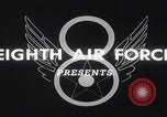 Standbild USAAF bombardiert Ölraffinerien in Ploesti Rumänien Ploiesti, Rumänien, 1944, aus Sekunde 8 historischem Filmmaterial Videoclip 65675079573