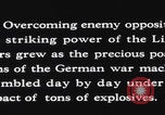 Standbild USAAF bombardiert Ölraffinerien in Ploesti Rumänien Ploiesti, Rumänien, 1944, aus Sekunde 41 historischem Filmmaterial Videoclip 65675079573