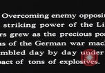 Standbild USAAF bombardiert Ölraffinerien in Ploesti Rumänien Ploiesti, Rumänien, 1944, aus Sekunde 42 historischem Filmmaterial Videoclip 65675079573