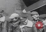 Standbild B-24D Liberator Bomerang Abschiedsparty England Vereinigtes Königreich, 1944, aus Sekunde 16 historischem Filmmaterial Videoclip 65675079574