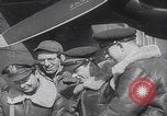 Standbild B-24D Liberator Bomerang Abschiedsparty England Vereinigtes Königreich, 1944, aus Sekunde 19 historischem Filmmaterial Videoclip 65675079574