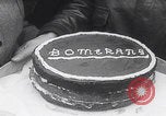 Standbild B-24D Liberator Bomerang Abschiedsparty England Vereinigtes Königreich, 1944, aus Sekunde 28 historischem Filmmaterial Videoclip 65675079574