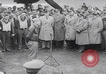 Standbild B-24D Liberator Bomerang Abschiedsparty England Vereinigtes Königreich, 1944, aus Sekunde 29 historischem Filmmaterial Videoclip 65675079574