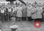 Standbild B-24D Liberator Bomerang Abschiedsparty England Vereinigtes Königreich, 1944, aus Sekunde 30 historischem Filmmaterial Videoclip 65675079574
