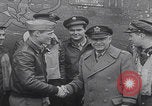 Standbild B-24D Liberator Bomerang Abschiedsparty England Vereinigtes Königreich, 1944, aus Sekunde 40 historischem Filmmaterial Videoclip 65675079574