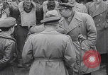 Standbild B-24D Liberator Bomerang Abschiedsparty England Vereinigtes Königreich, 1944, aus Sekunde 43 historischem Filmmaterial Videoclip 65675079574