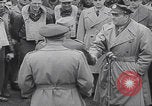 Standbild B-24D Liberator Bomerang Abschiedsparty England Vereinigtes Königreich, 1944, aus Sekunde 44 historischem Filmmaterial Videoclip 65675079574