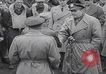 Standbild B-24D Liberator Bomerang Abschiedsparty England Vereinigtes Königreich, 1944, aus Sekunde 45 historischem Filmmaterial Videoclip 65675079574