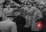 Standbild B-24D Liberator Bomerang Abschiedsparty England Vereinigtes Königreich, 1944, aus Sekunde 56 historischem Filmmaterial Videoclip 65675079574