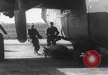 Standbild USAAF-Bomber starten in Großbritannien England Vereinigtes Königreich, 1942, aus Sekunde 1 historischem Filmmaterial Videoclip 65675079575