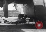 Standbild USAAF-Bomber starten in Großbritannien England Vereinigtes Königreich, 1942, aus Sekunde 3 historischem Filmmaterial Videoclip 65675079575