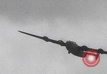 Standbild USAAF-Bomber starten in Großbritannien England Vereinigtes Königreich, 1942, aus Sekunde 44 historischem Filmmaterial Videoclip 65675079575