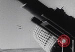 Standbild USAAF-Bomber starten in Großbritannien England Vereinigtes Königreich, 1942, aus Sekunde 57 historischem Filmmaterial Videoclip 65675079575