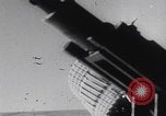 Standbild USAAF-Bomber starten in Großbritannien England Vereinigtes Königreich, 1942, aus Sekunde 58 historischem Filmmaterial Videoclip 65675079575