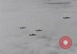 Standbild B-24 Liberators der USAAF werfen Bomben über Deutschland ab Deutschland, 1943, aus Sekunde 3 historischem Filmmaterial Videoclip 65675079576