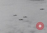 Standbild B-24 Liberators der USAAF werfen Bomben über Deutschland ab Deutschland, 1943, aus Sekunde 4 historischem Filmmaterial Videoclip 65675079576