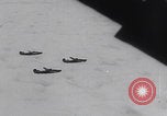 Standbild B-24 Liberators der USAAF werfen Bomben über Deutschland ab Deutschland, 1943, aus Sekunde 6 historischem Filmmaterial Videoclip 65675079576