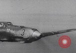 Standbild B-24 Liberators der USAAF werfen Bomben über Deutschland ab Deutschland, 1943, aus Sekunde 24 historischem Filmmaterial Videoclip 65675079576