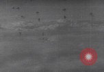 Standbild B-24 Liberators der USAAF werfen Bomben über Deutschland ab Deutschland, 1943, aus Sekunde 26 historischem Filmmaterial Videoclip 65675079576