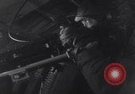 Standbild B-24 Liberators der USAAF werfen Bomben über Deutschland ab Deutschland, 1943, aus Sekunde 29 historischem Filmmaterial Videoclip 65675079576