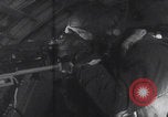 Standbild B-24 Liberators der USAAF werfen Bomben über Deutschland ab Deutschland, 1943, aus Sekunde 36 historischem Filmmaterial Videoclip 65675079576