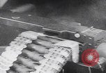 Standbild B-24 Liberators der USAAF werfen Bomben über Deutschland ab Deutschland, 1943, aus Sekunde 37 historischem Filmmaterial Videoclip 65675079576