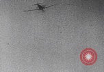 Standbild B-24 Liberators der USAAF werfen Bomben über Deutschland ab Deutschland, 1943, aus Sekunde 40 historischem Filmmaterial Videoclip 65675079576