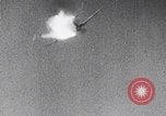 Standbild B-24 Liberators der USAAF werfen Bomben über Deutschland ab Deutschland, 1943, aus Sekunde 42 historischem Filmmaterial Videoclip 65675079576