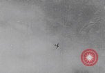 Standbild B-24 Liberators der USAAF werfen Bomben über Deutschland ab Deutschland, 1943, aus Sekunde 57 historischem Filmmaterial Videoclip 65675079576