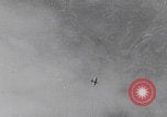 Standbild B-24 Liberators der USAAF werfen Bomben über Deutschland ab Deutschland, 1943, aus Sekunde 58 historischem Filmmaterial Videoclip 65675079576
