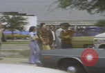 Standbild Marsch der Vereinigten Klans von Amerika Mobile Alabama USA, 1977, aus Sekunde 36 historischem Filmmaterial Videoclip 65675079578
