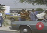 Standbild Marsch der Vereinigten Klans von Amerika Mobile Alabama USA, 1977, aus Sekunde 37 historischem Filmmaterial Videoclip 65675079578